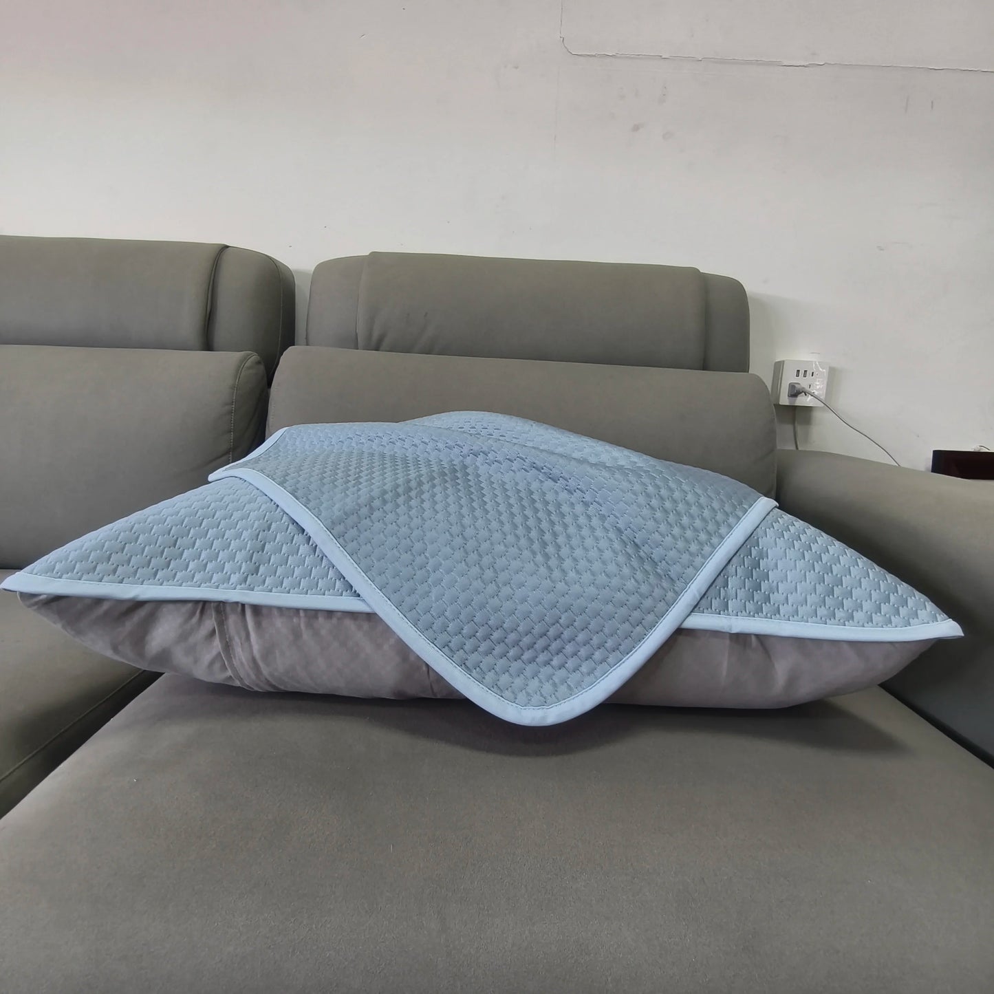 2pcs Cooling Pillow Cases, Arc Chill Q Max above 0.5 Ultra Cool Pillowcases Cold Pillow Protector for Hot Sleeper & Night Sweat