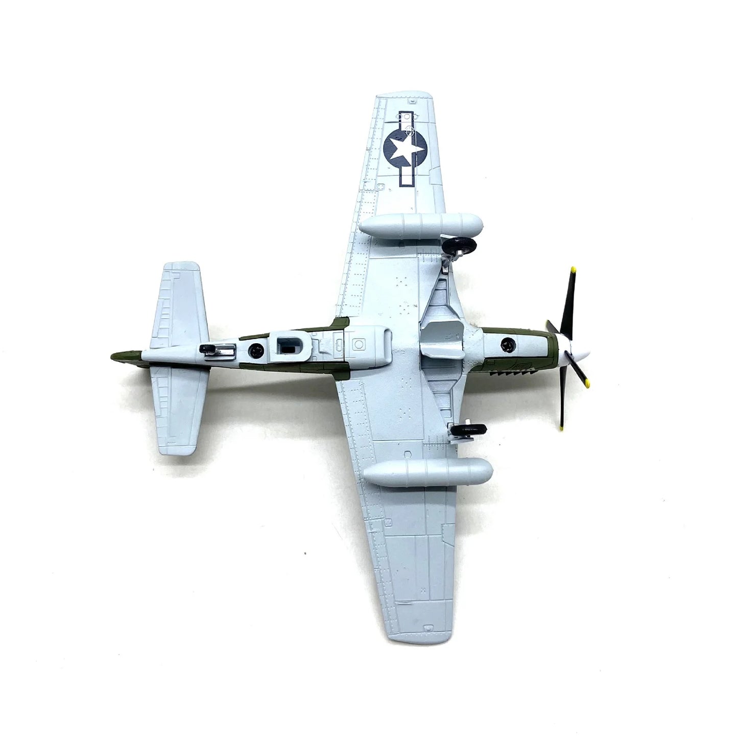 1/72 Scale Military WW2 P-51B Mustang Fighter Aircraft Model Alloy Metal High Simulation Airplane Models Toys With Display Stand
